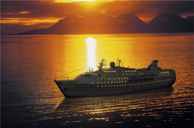 Monarch Classic Cruises - Ocean Monarch Ship