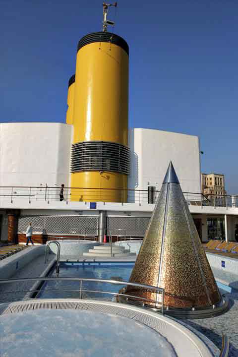  costa victoria central deck