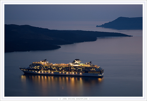  santorini cruise ship